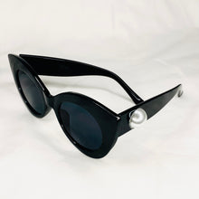 Load image into Gallery viewer, Retro Sunnies w/Pearl